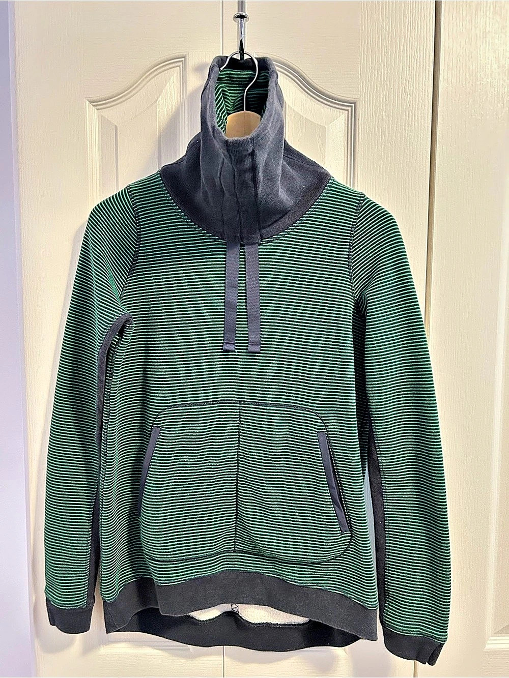 lululemon Avenue Pullover Striped Half-Zip Hoodie Green & Navy